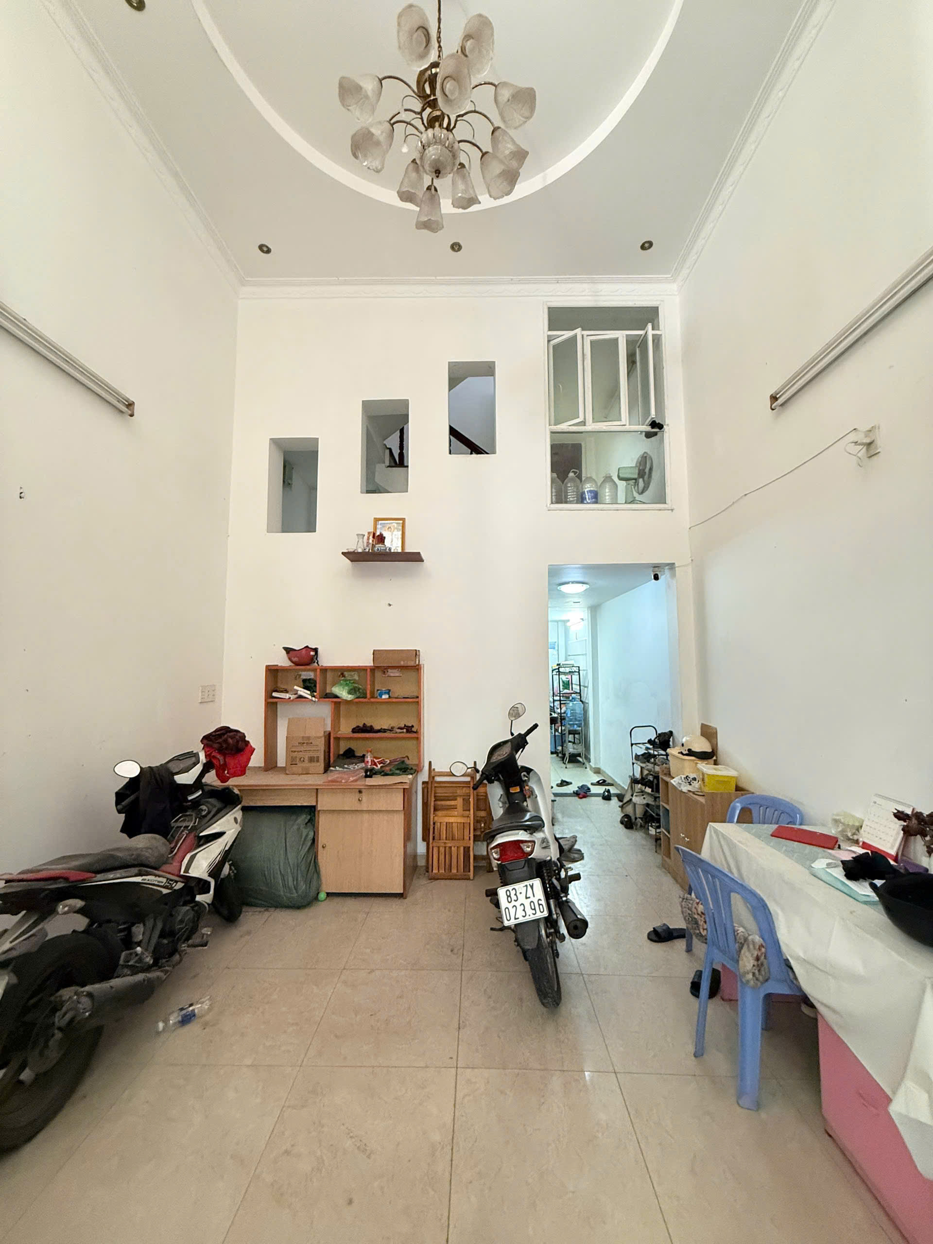 Hẻm Đỗ Nhuận, Tân Phú Ngay AEON Tân Phú – vị trí cực hiếm  Diện tích: 4 × 12m | 48m²  Kết cấu: Trệt + 2 lầu BTCT Công năng: 4PN – 3WC Nhà ở liền, khu dân trí cao Giá chỉ 5.39 tỷ Còn đúng 1 căn duy nhất – giá rẻ nhất khu