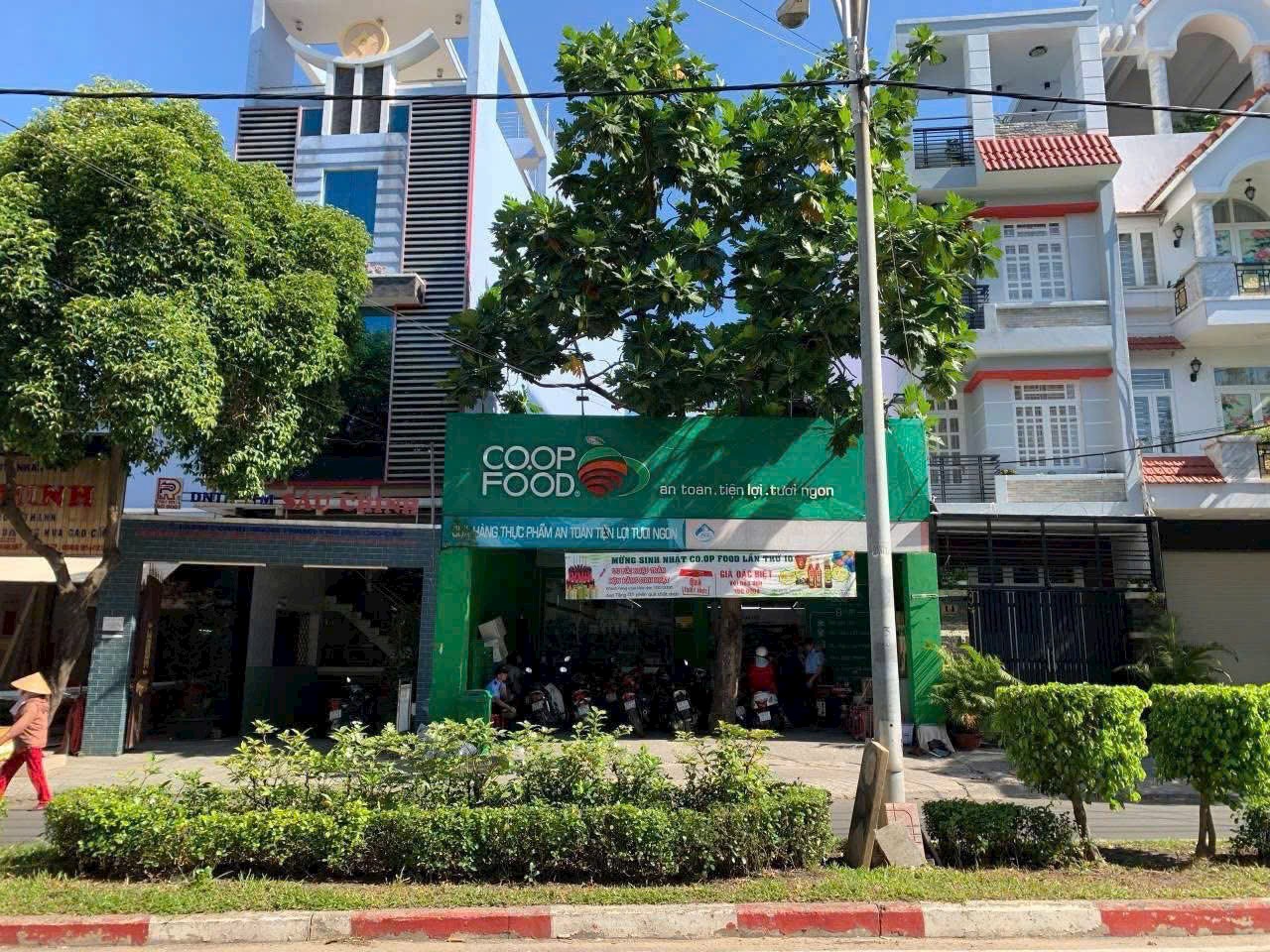 Bán Nhà mặt tiền Nguyễn Cửu Đàm 8.2m❌27 (212m2)