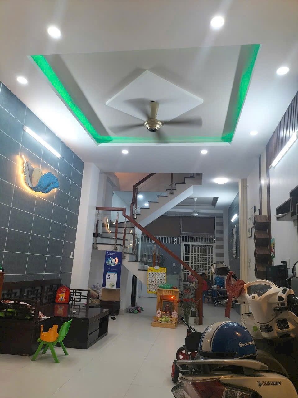 Bán 2 mặt tiền hẻm trước và sau gò dầu nhà đẹp.