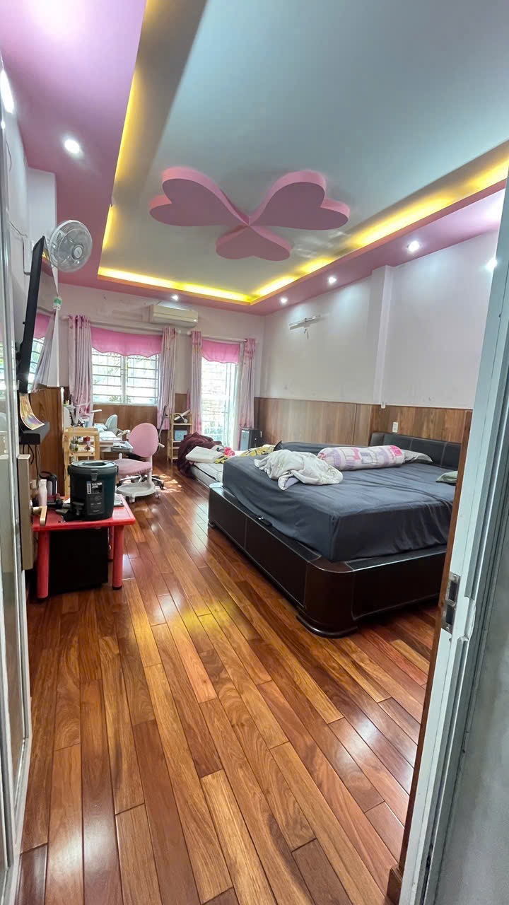 2MT trước sau kinh doanh sầm uất 