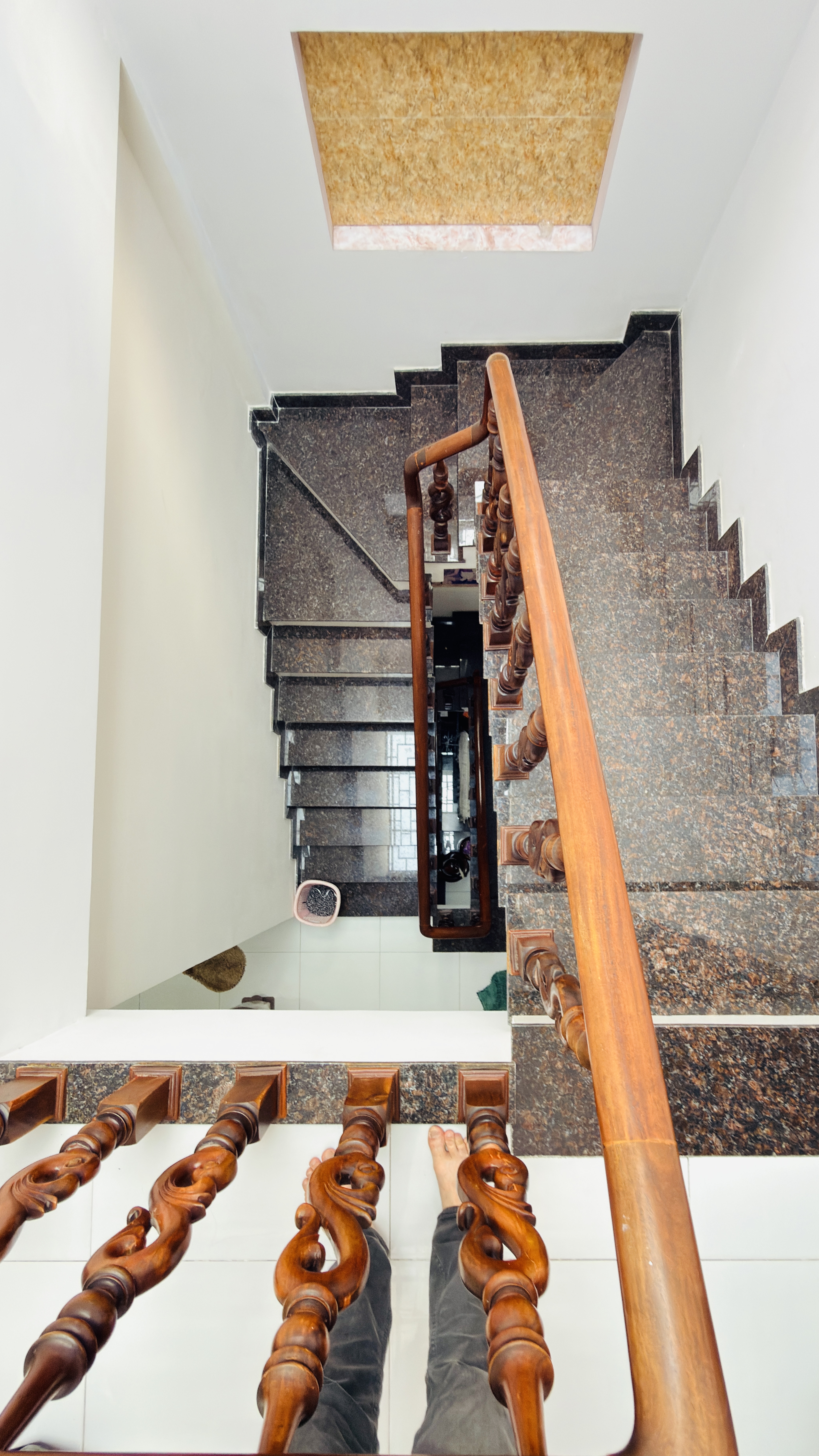 NHÀ ĐẸP 3 TẦNG HẺM XE TẢI TÂN THÀNH GIÁP BÀU CÁT