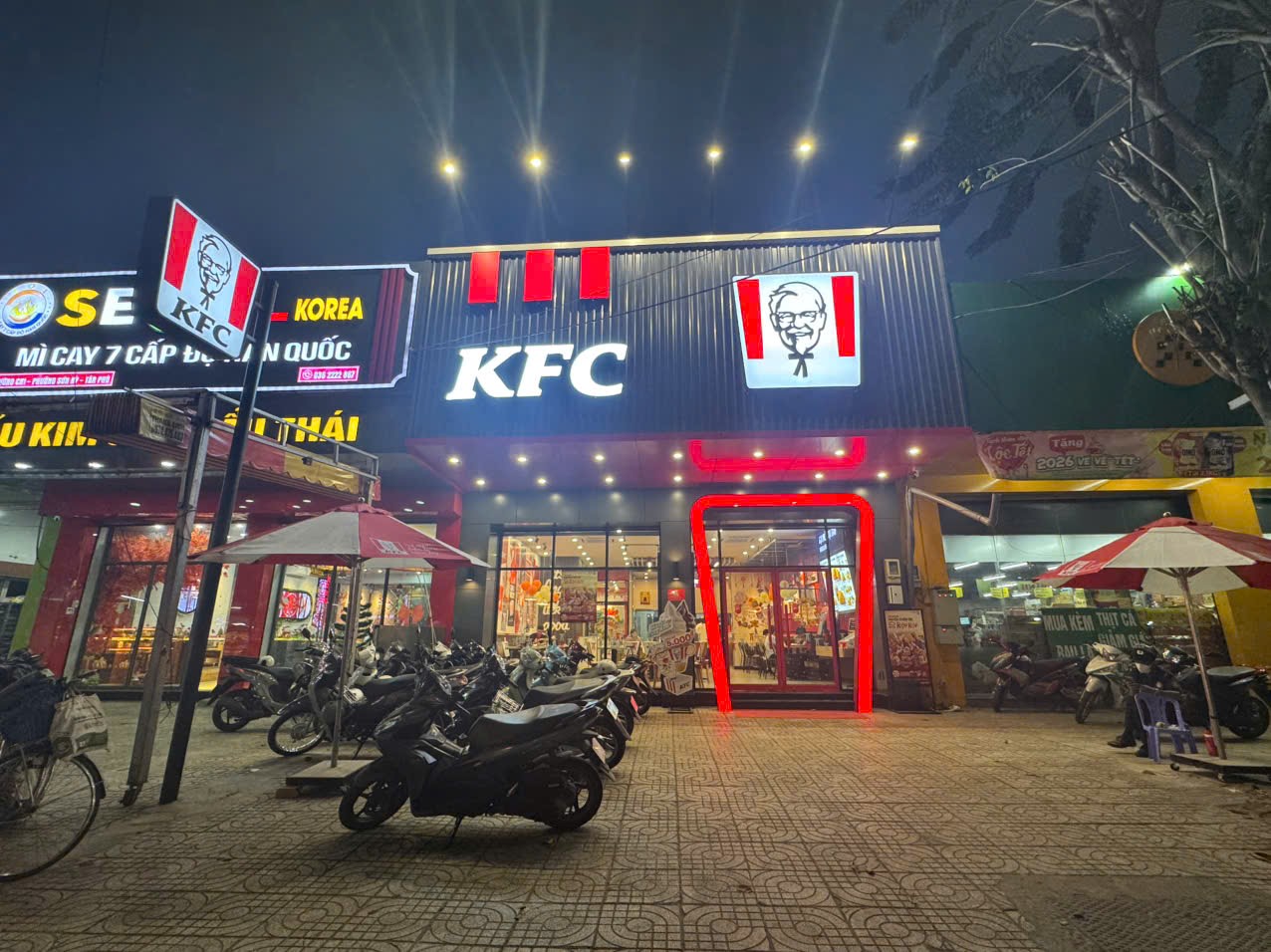 MTKD 30M CN1 GIÁP AEON TÂN PHÚ, VỊ TRÍ ĐẸP, LỀ RỘNG. KINH DOANH SẦM UẤT. ĐANG CHO THUÊ 40TR/THÁNG