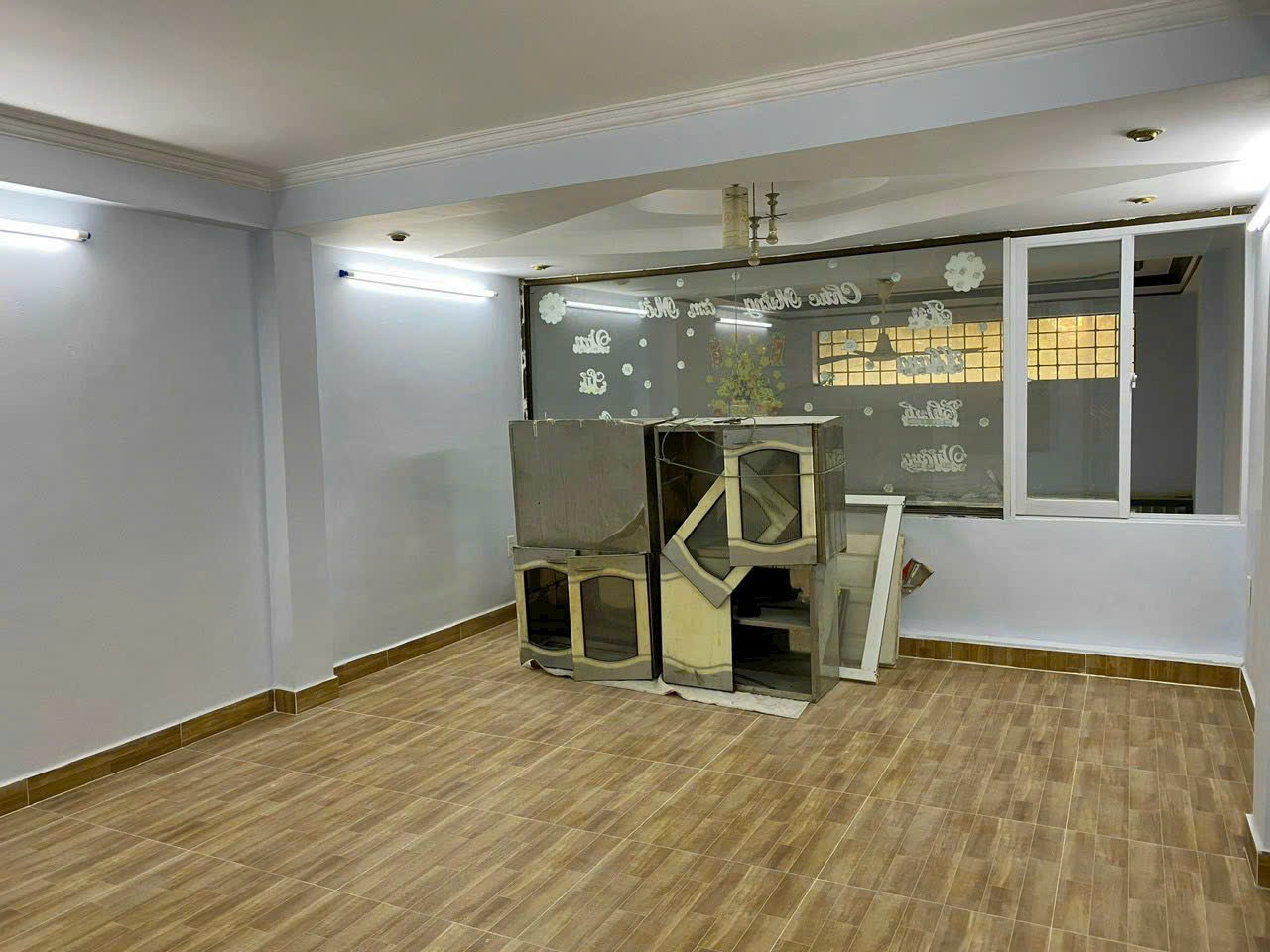 MTKD Phan Đình Phùng gần Vườn Lài. DT: 4mX14m, 2lầu