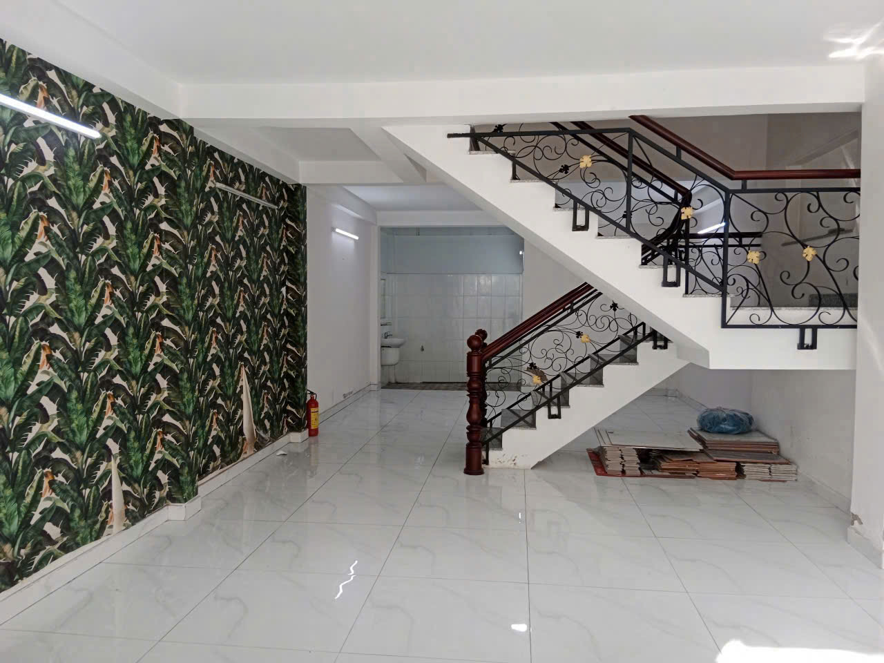 Bán nhà hẻm tân kỳ tân quý - pbhh  DT : 5x17 . Lửng +3 lầu+ tum