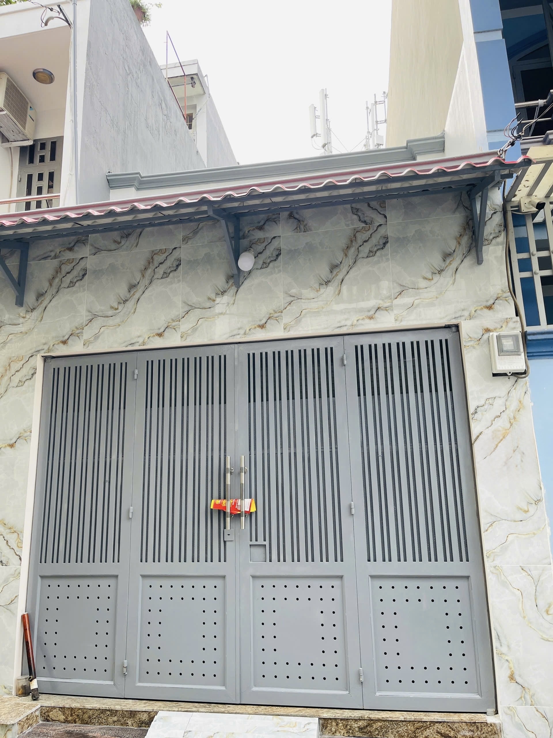 Nhà cấp 4 Nhà Hẻm Đỗ Nhuận Diện tích: 4 × 16m Thích hợp xây mới / đầu tư